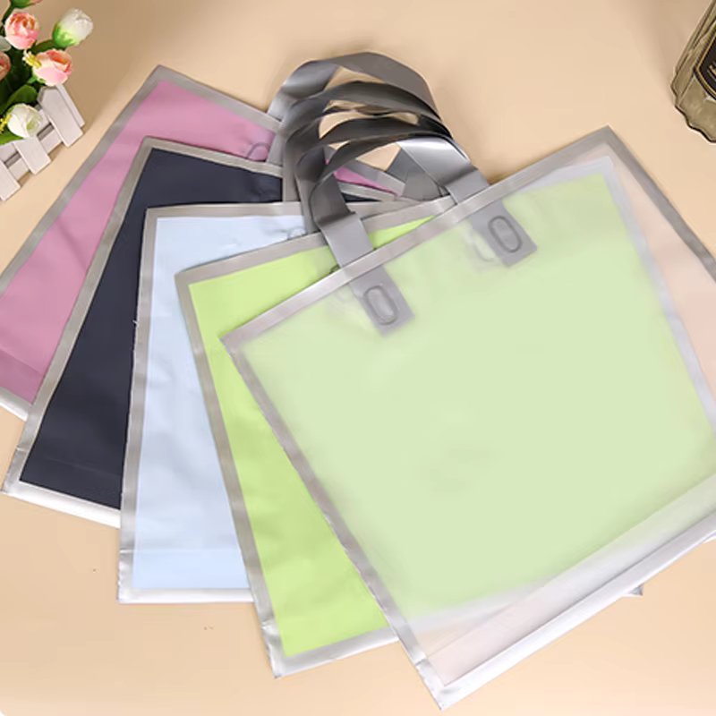 50枚入りフロスト加工ハンドショッピングバッグ、シルバーエッ - Party Event Supply Store のレビューと価格